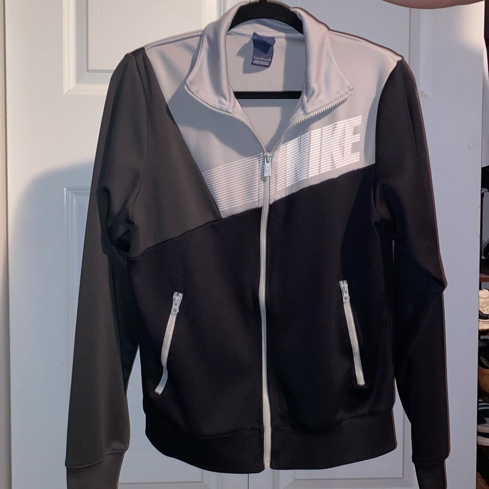 Vintage Tri-Tone Men’s Nike Zip-up (size small)